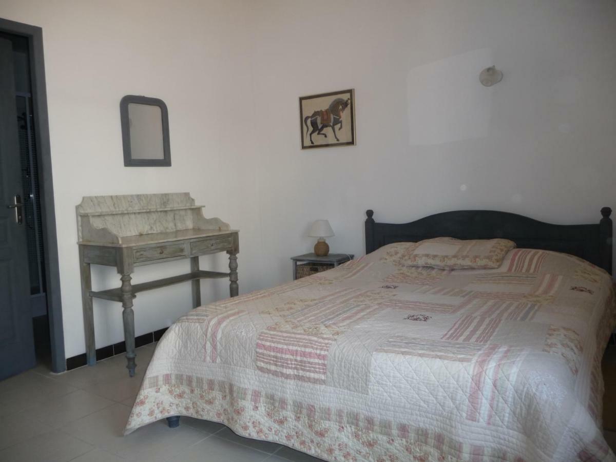 Vallabrègues La Villages Chambres D'Hotes מראה חיצוני תמונה