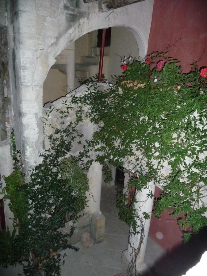 Vallabrègues La Villages Chambres D'Hotes מראה חיצוני תמונה